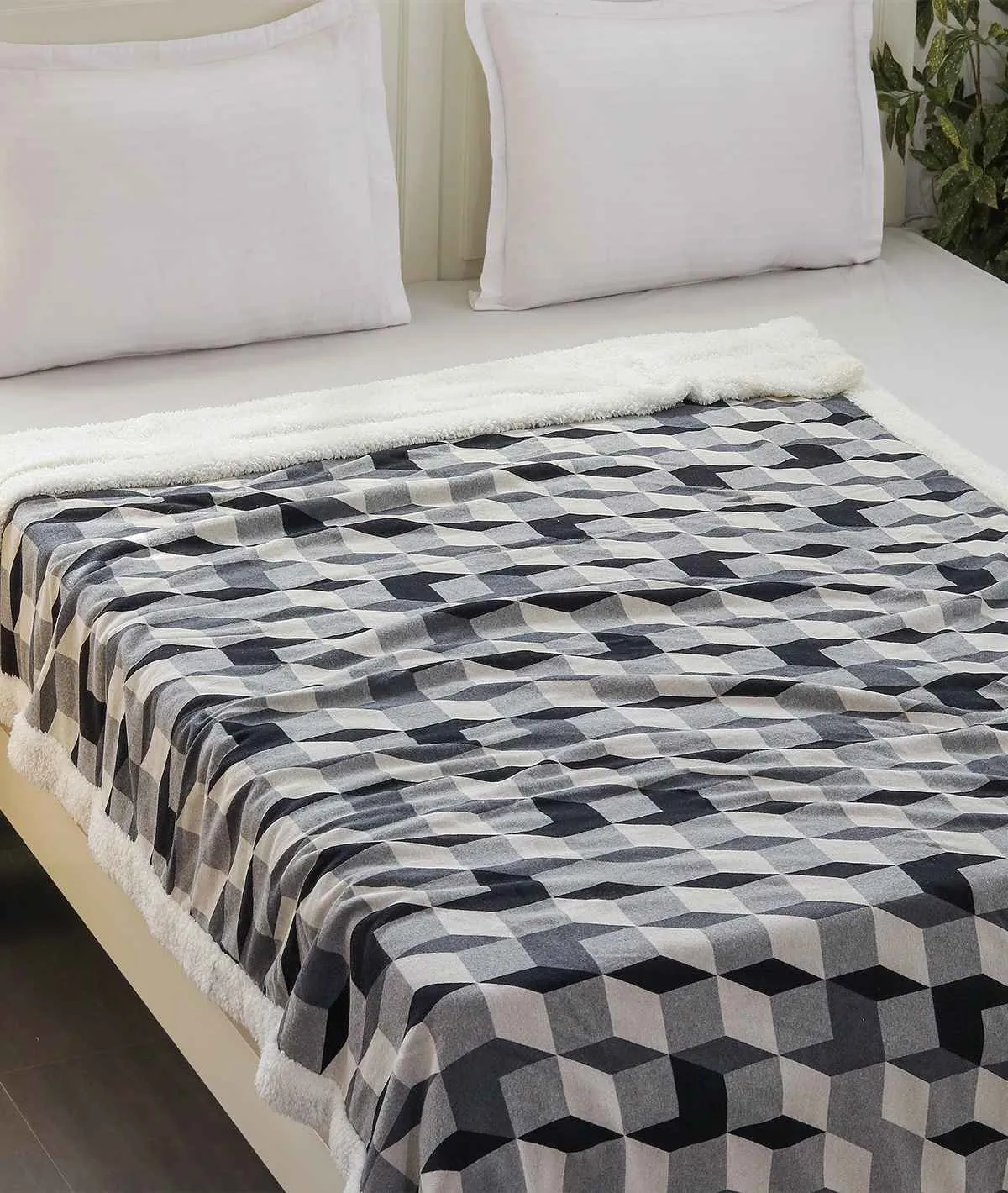 3d Cube - Cotton Knitted with Sherpa Back Single Bed blanket