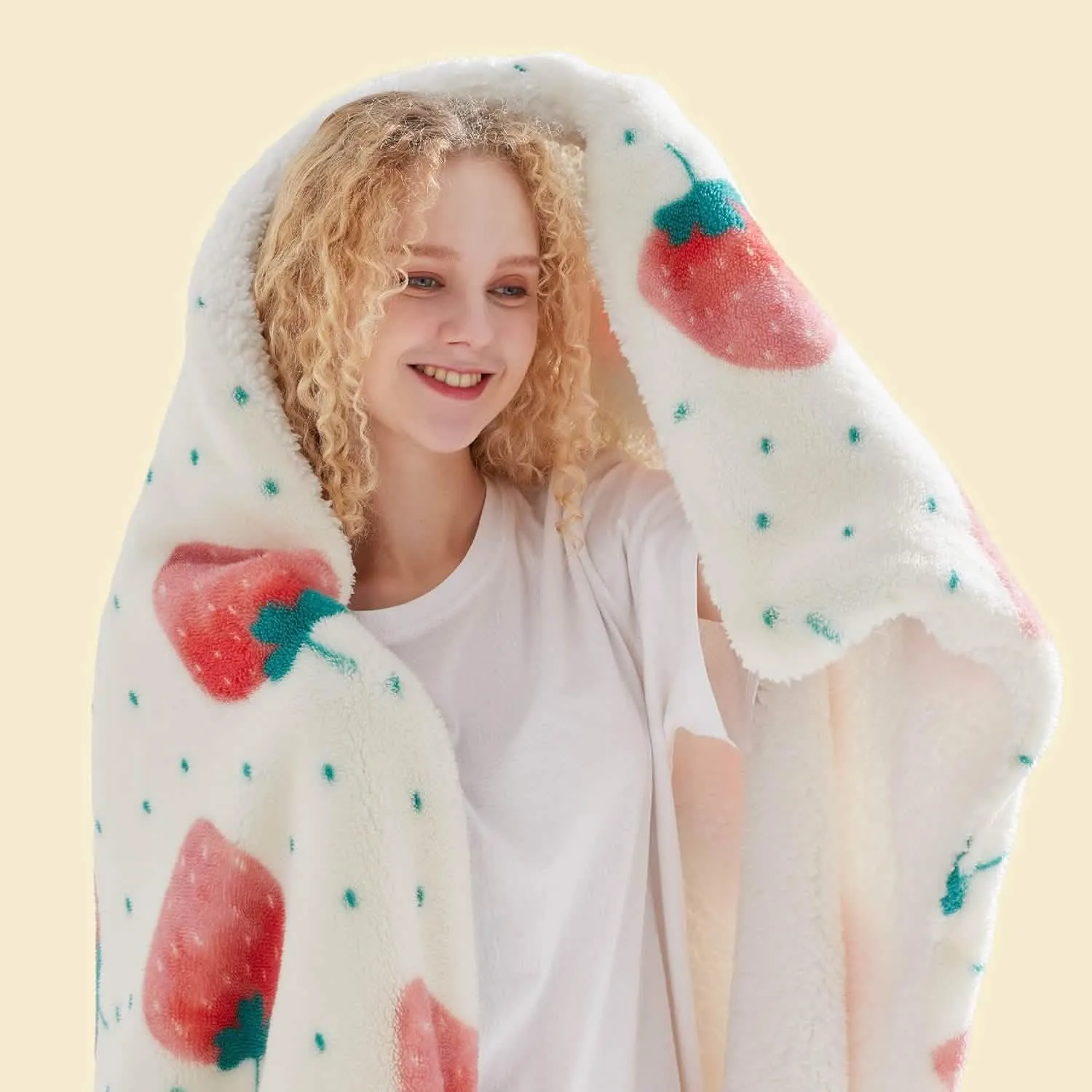 Bedsure Printed Throw Sherpa Blanket strawberry Dots