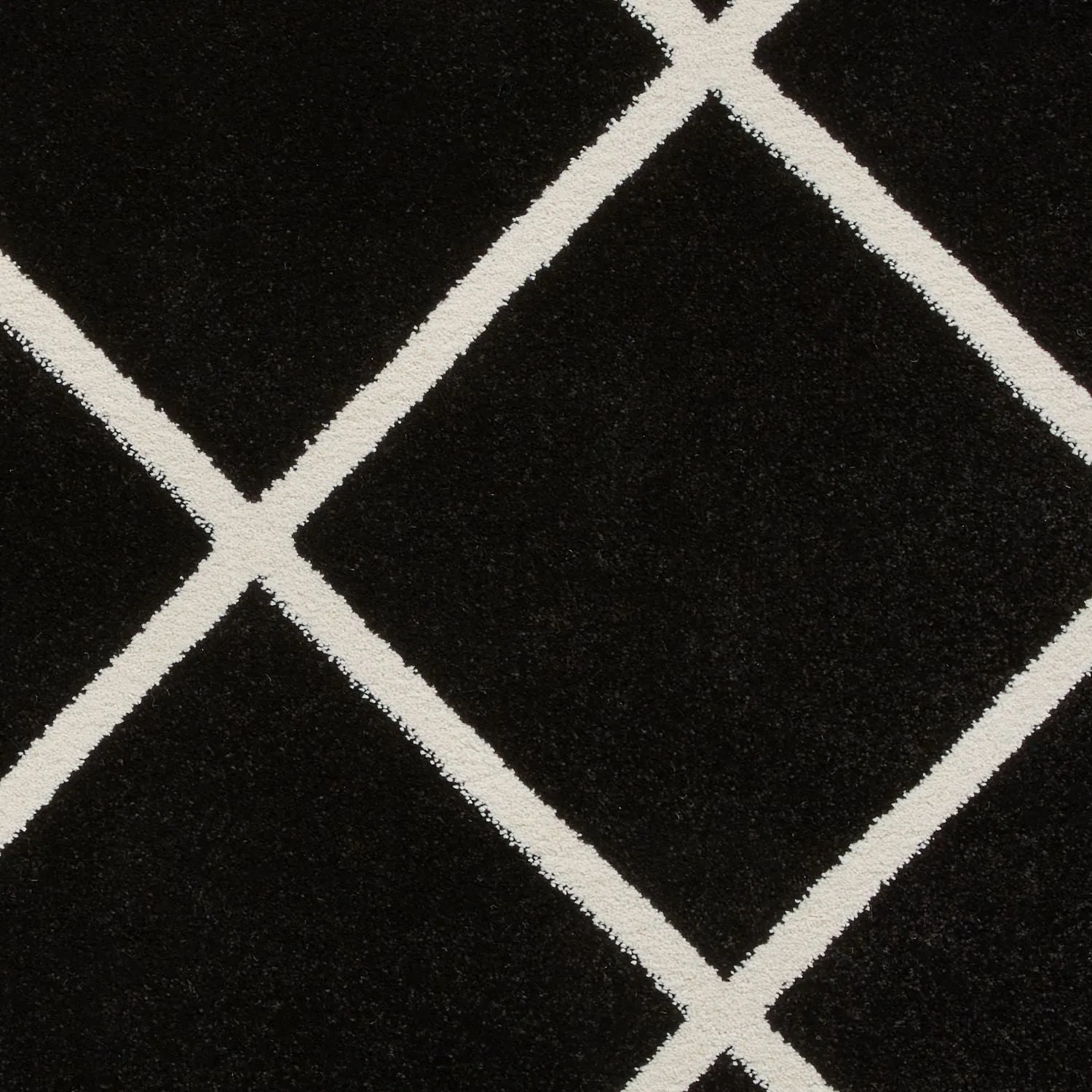 Brooklyn BRK35 Black and White Modern Diamond Rug