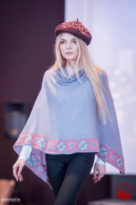 MIXED COLORS CASHMERE PONCHO