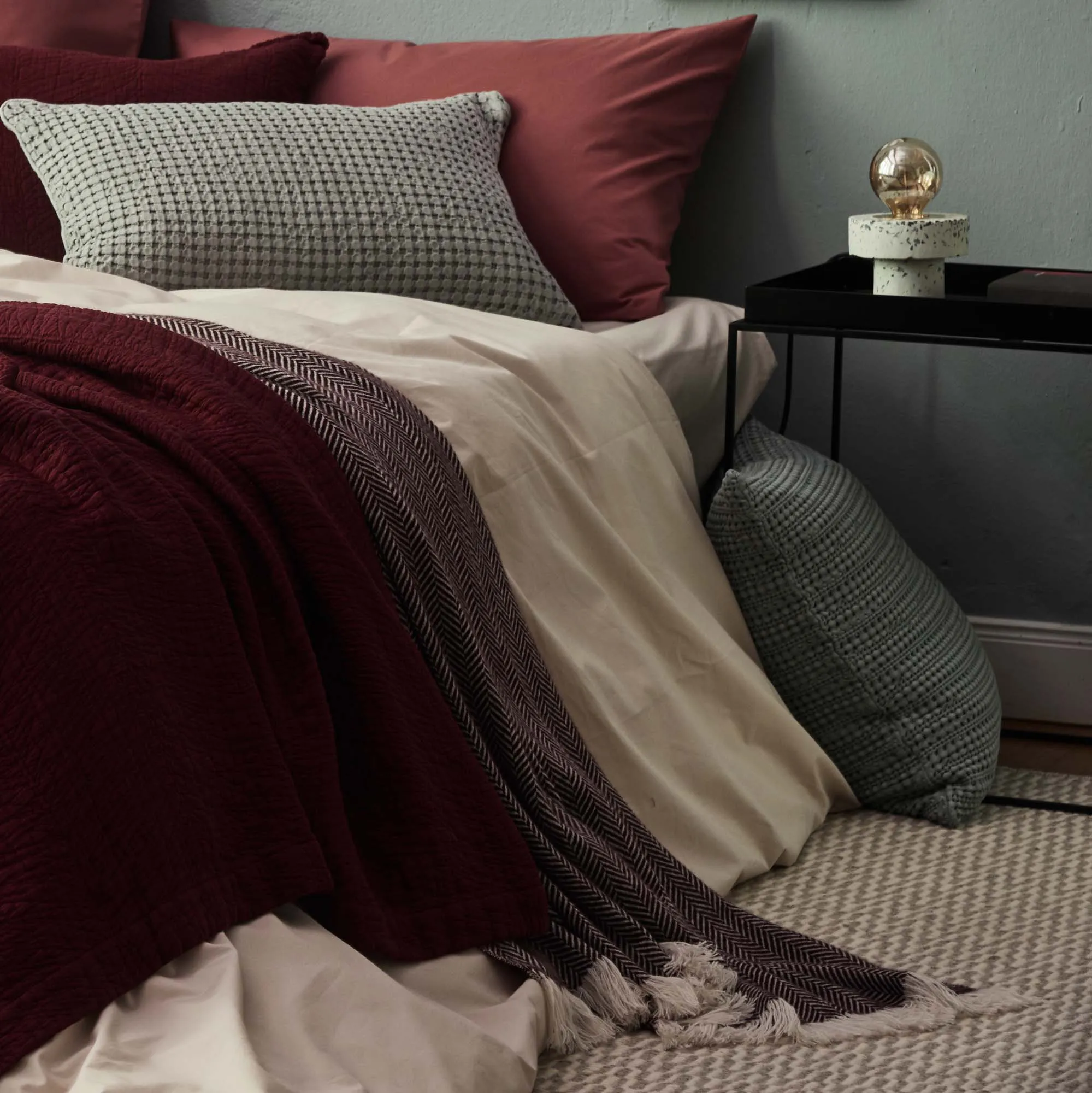 Nerva Cashmere Blanket [Bordeaux red/Cream]